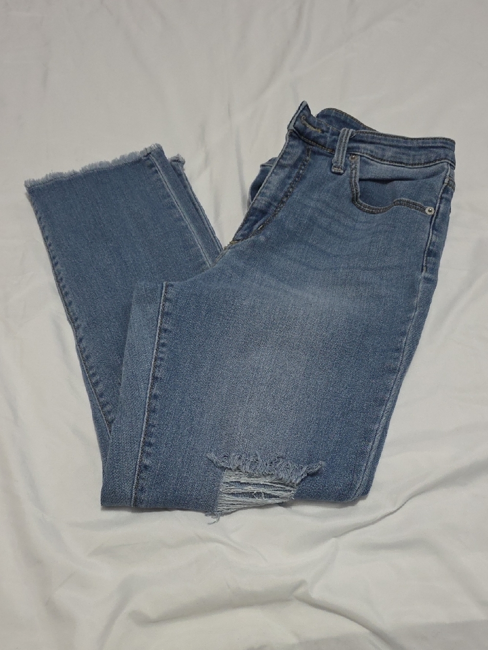 Universal Thread Women's Light Blue Slim Straight Jeans with Frayed Hem